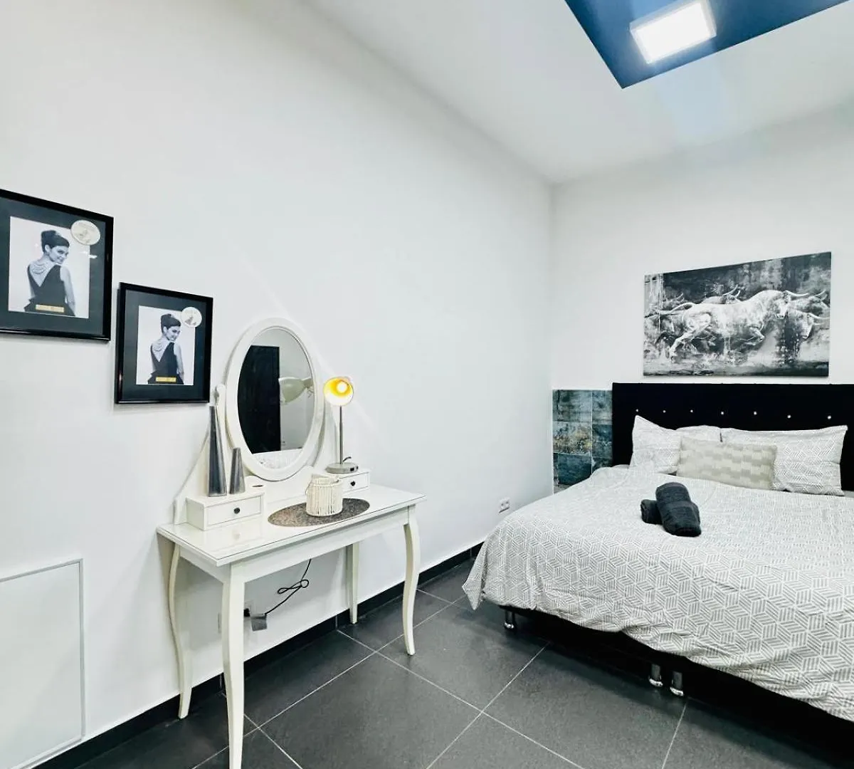 Studio Apartment For 3 People, 15 Minutes To Rathausplatz Vienna 0*,  Austria