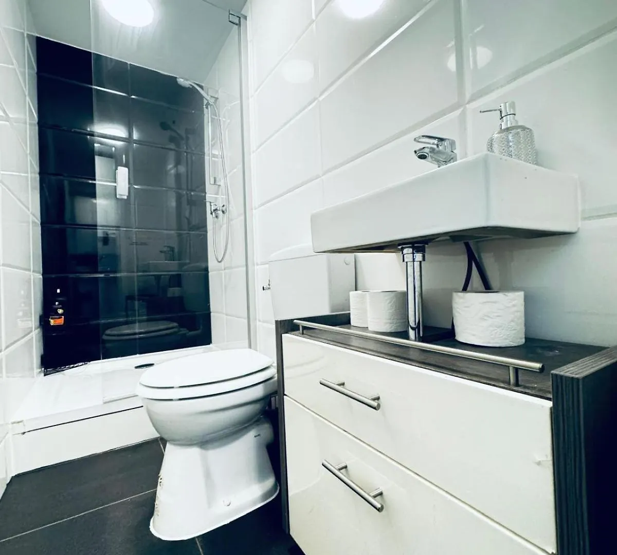 Studio Apartment For 3 People, 15 Minutes To Rathausplatz Vienna Austria